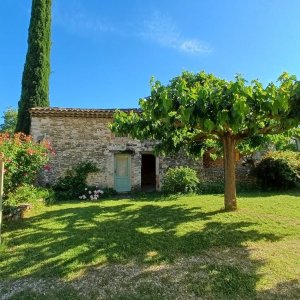 Ancienne ferme rénovée du XIXᵉ siècle en Drôme Provençale - France — photo 20