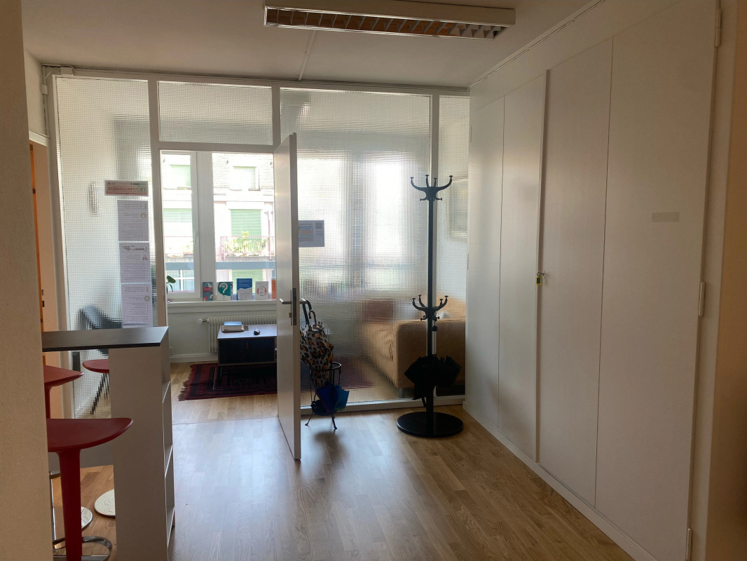 A LOUER - Nations / Gare - Bureau d'environ 180 m² (CHF 28,30.- le m2) — photo 7