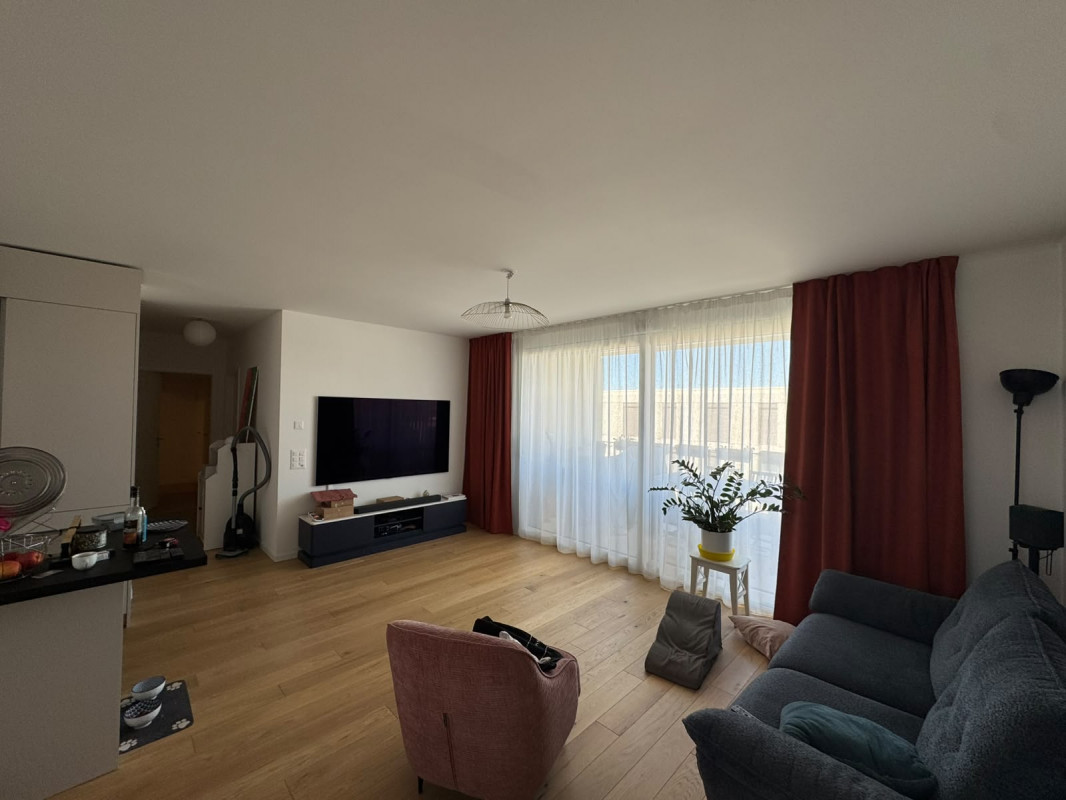 Appartement de 4 pièces au 2ème étage situé à Troinex 1256 — photo 1