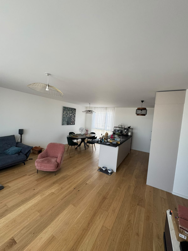 Appartement de 4 pièces au 2ème étage situé à Troinex 1256 — photo 3