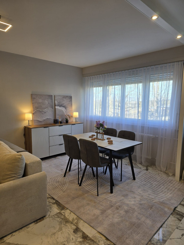 Appartement de 4 pièces au 5ème étage situé à Meyrin 1217 — photo 1