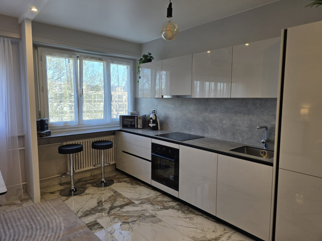 Appartement de 4 pièces au 5ème étage situé à Meyrin 1217 — photo 7