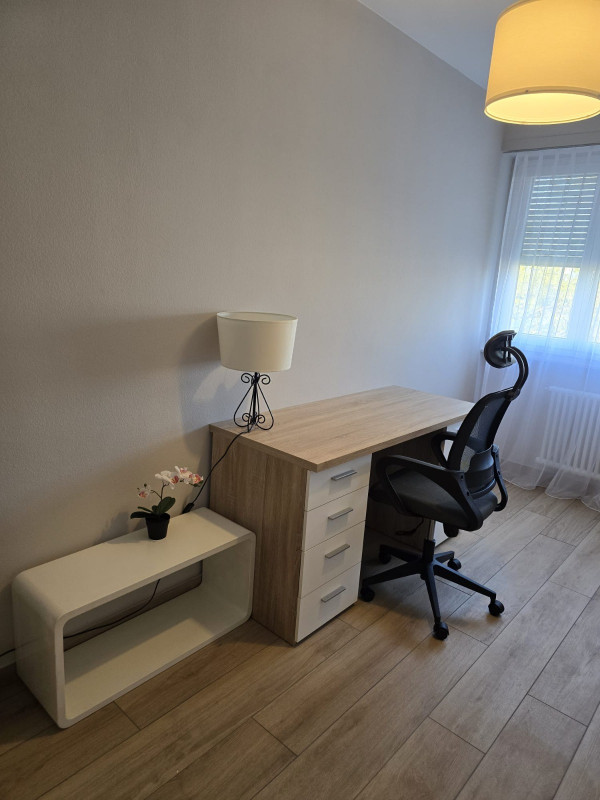 Appartement de 4 pièces au 5ème étage situé à Meyrin 1217 — photo 9