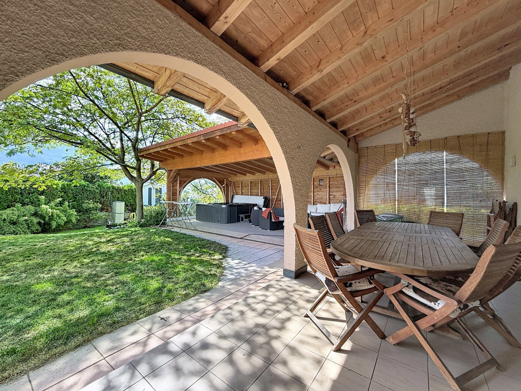 Spacieuse villa au calme, terrasse et jardin — photo 11