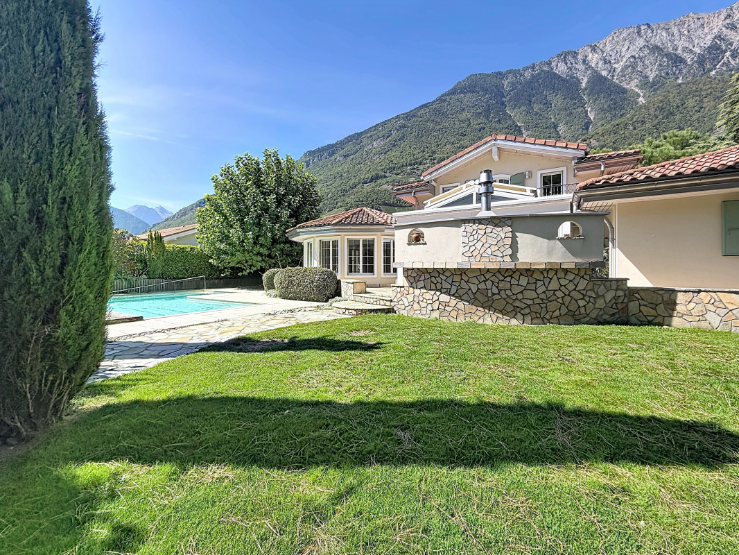 Spacieuse villa 5.5 pièces avec piscine et jardin — photo 1