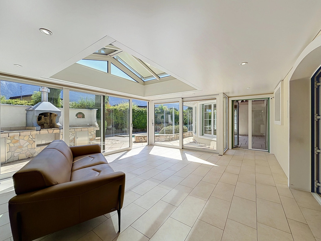Spacieuse villa 5.5 pièces avec piscine et jardin — photo 11