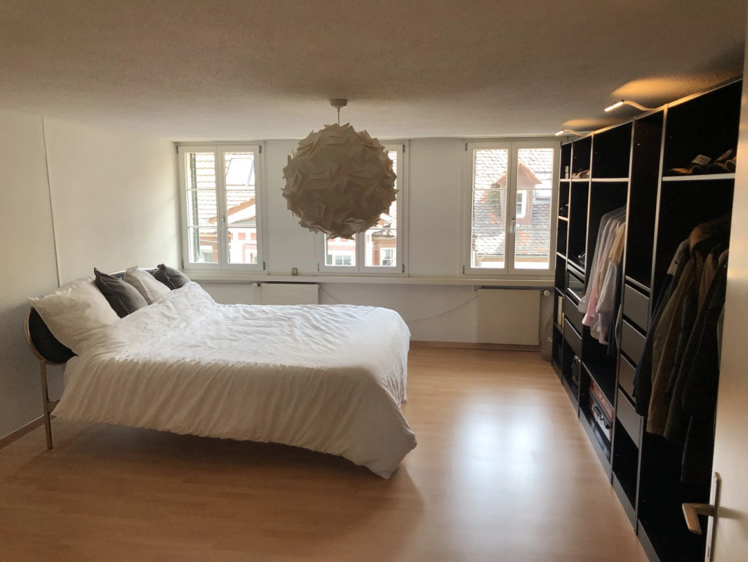 Möblierte 2,5-Zimmer-Wohnung im Herzen von Zug — photo 1