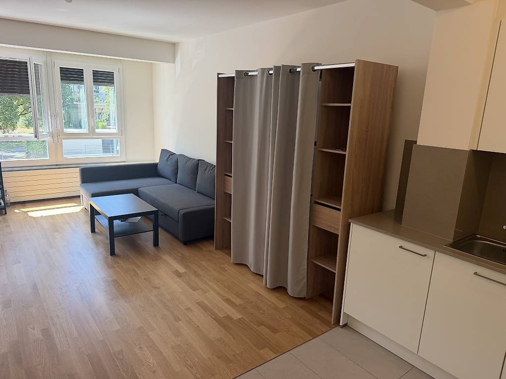 Appartement rénové de 2 pièces au 1er étage situé à Genève 1201 — photo 1