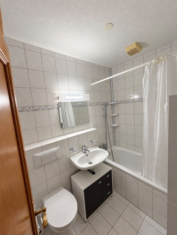 Leukerbad – 2,5 pièces avec balcon, vue montagne et parking couvert — photo 7