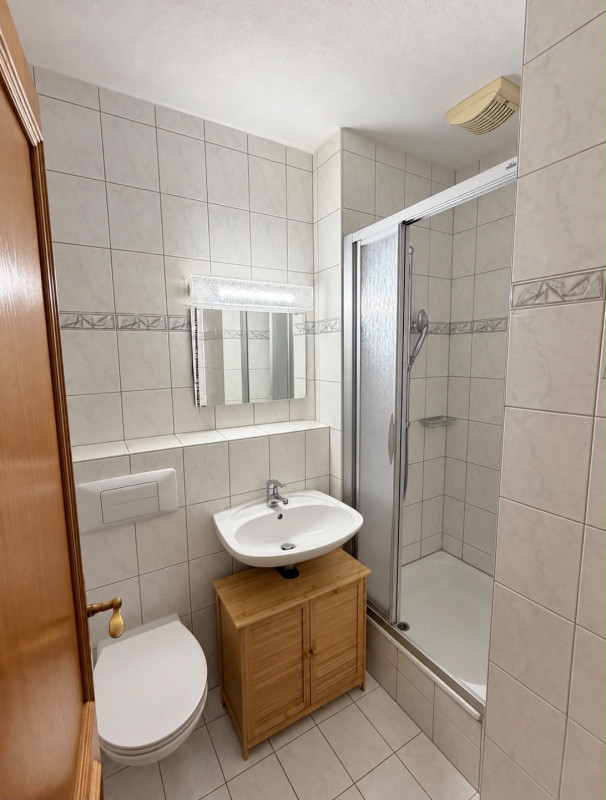 Leukerbad – 2,5 pièces avec balcon, vue montagne et parking couvert — photo 13