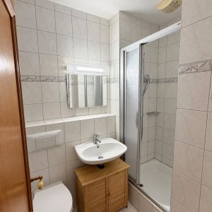 Leukerbad – 2,5 pièces avec balcon, vue montagne et parking couvert — photo 14
