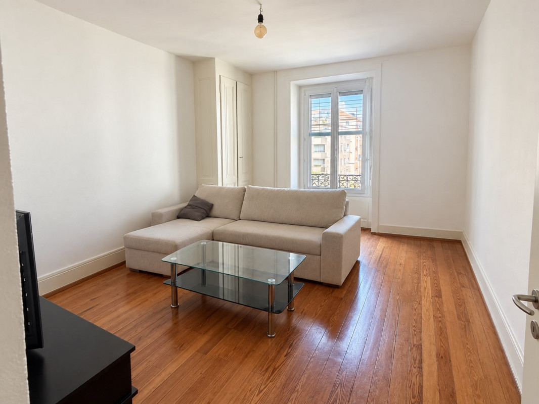 Appartement de 3 pièces au 3ème étage sans ascenseur situé à Genève 1205 — photo 1