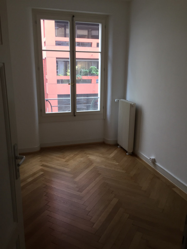 Appartement de 3 pièces au 1er étage situé à Genève 1205 — photo 3