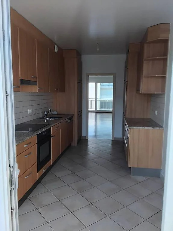 Appartement de 4 pièces au 6ème étage situé à Carouge 1227 — photo 3
