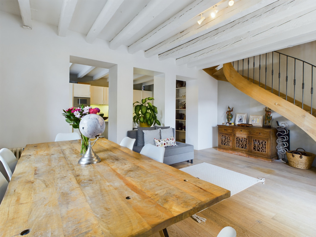 Magnifique maison de 6.5 pièces dans un corps de ferme rénové