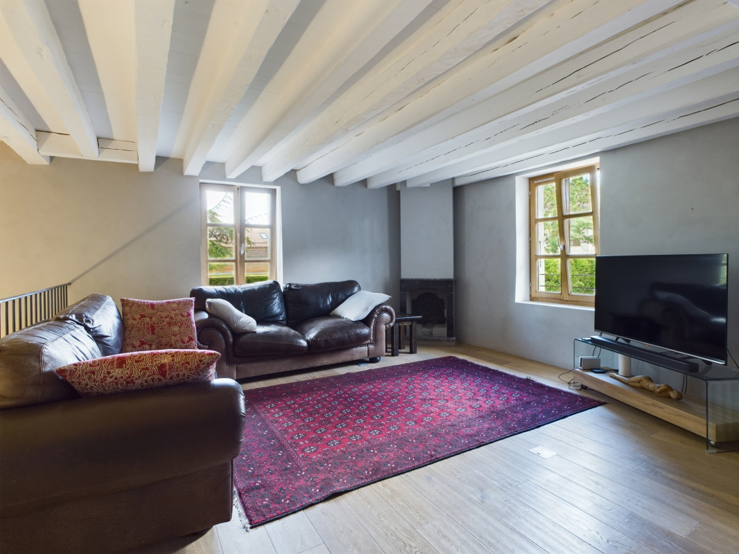 Magnifique maison de 6.5 pièces dans un corps de ferme rénové