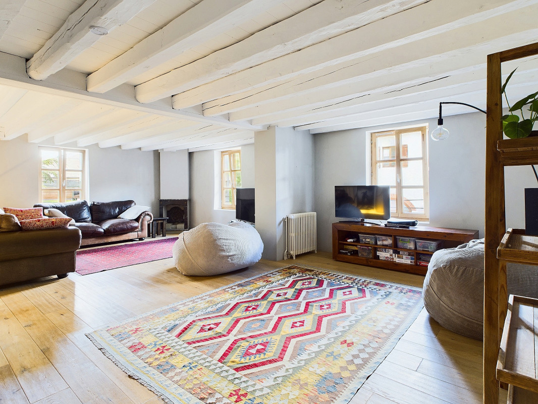 Magnifique maison de 6.5 pièces dans un corps de ferme entièrement rénové