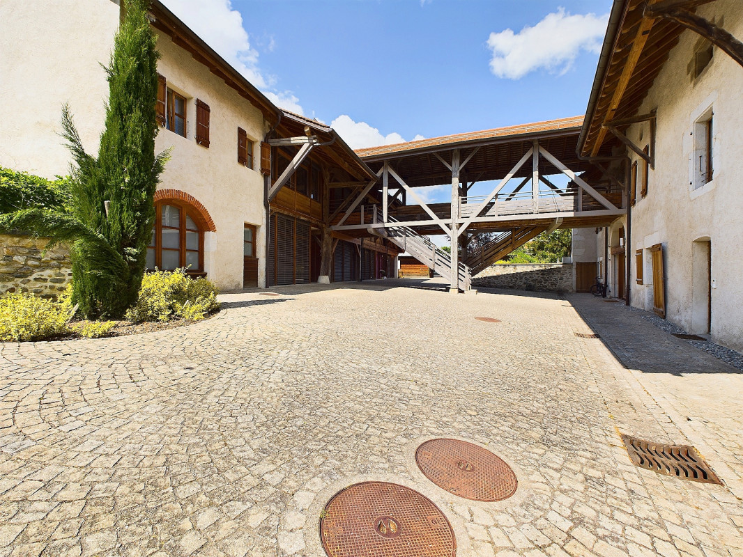 Magnifique maison de 6.5 pièces dans un corps de ferme entièrement rénové