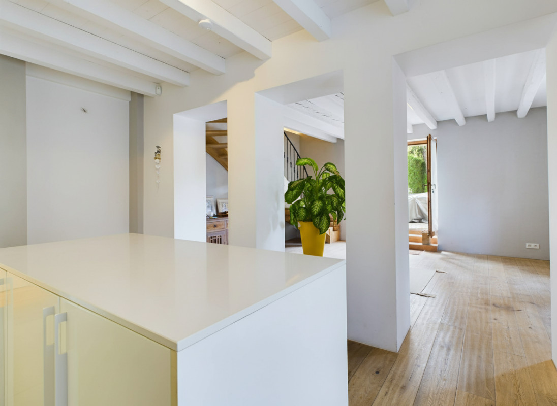 Magnifique maison mitoyenne de 6.5 pcs dans un corps de ferme entièrement rénové