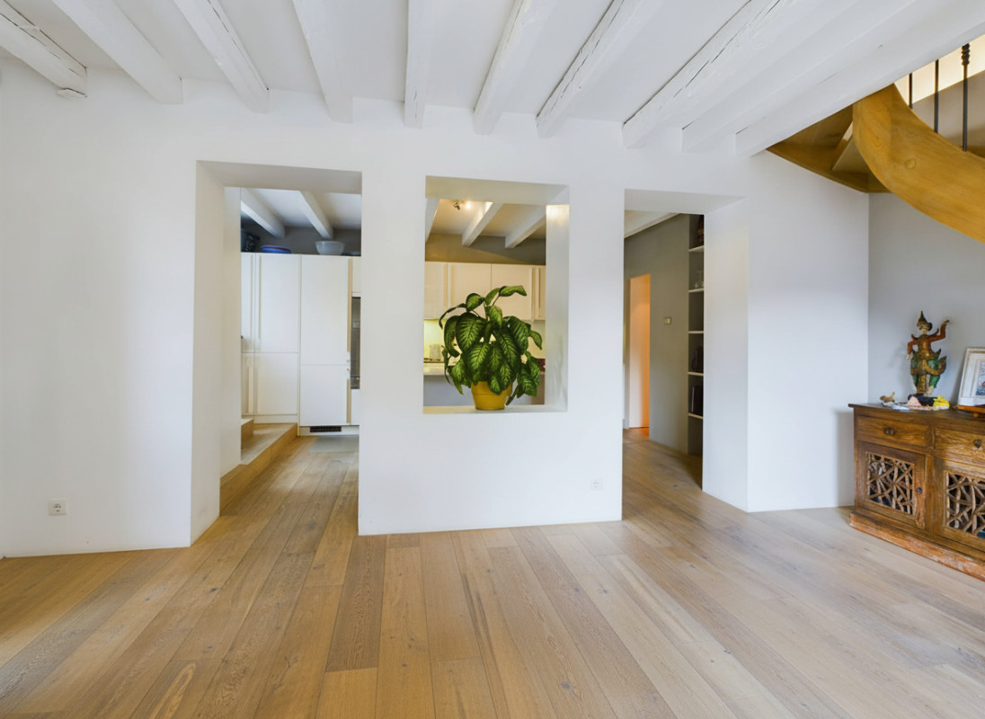 Magnifique maison mitoyenne de 6.5 pcs dans un corps de ferme entièrement rénové