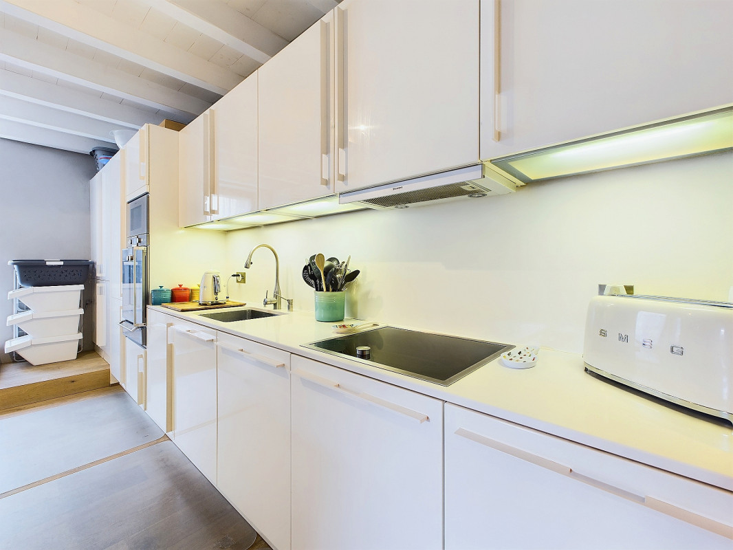 Magnifique maison mitoyenne de 6.5 pcs dans un corps de ferme entièrement rénové