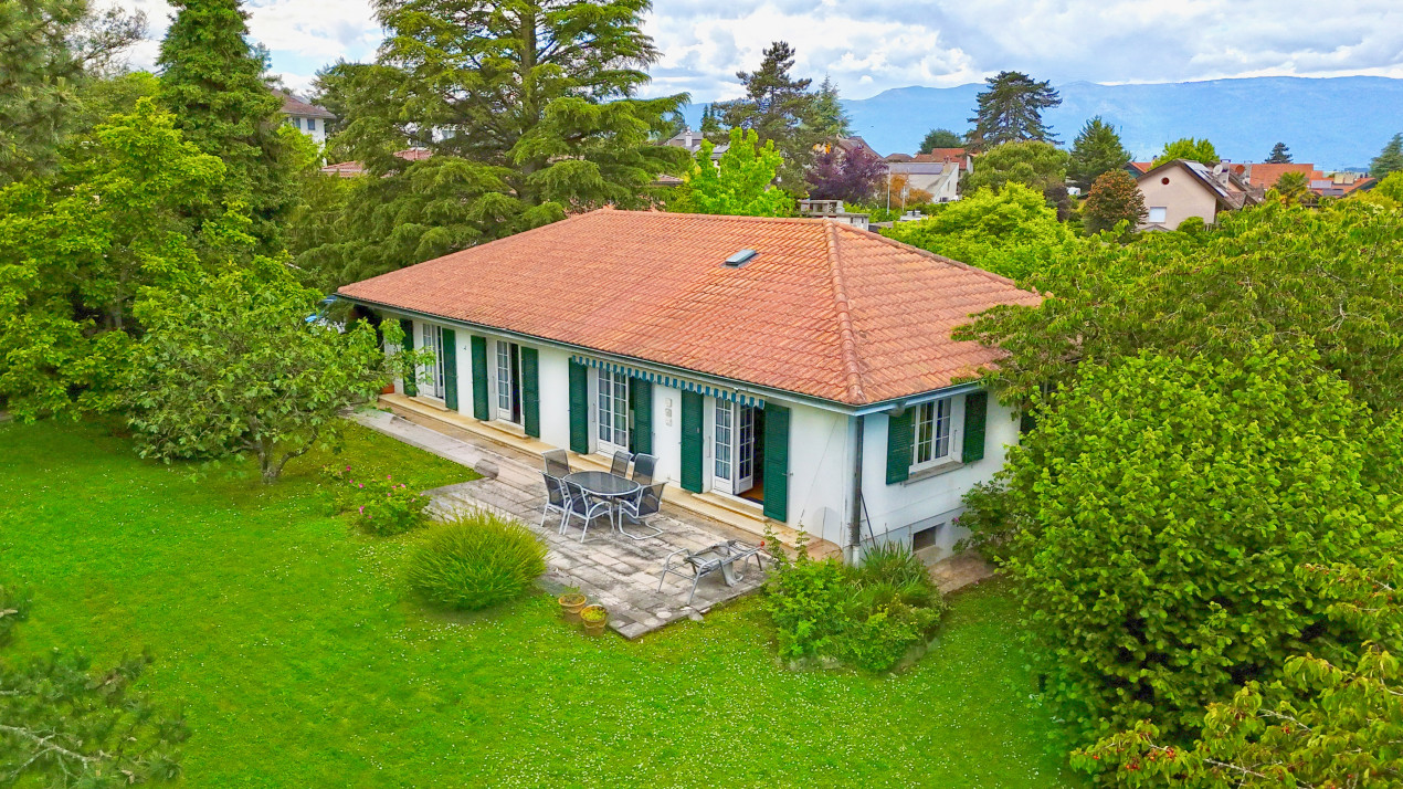 Villa individuelle à fort potentiel – Opportunité rare à Confignon - 6 pièces