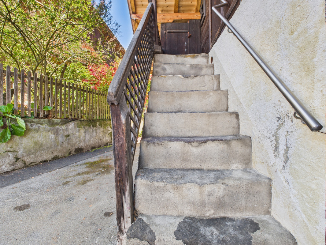Beau chalet avec grange attenante et vue panoramique - environnement paisible