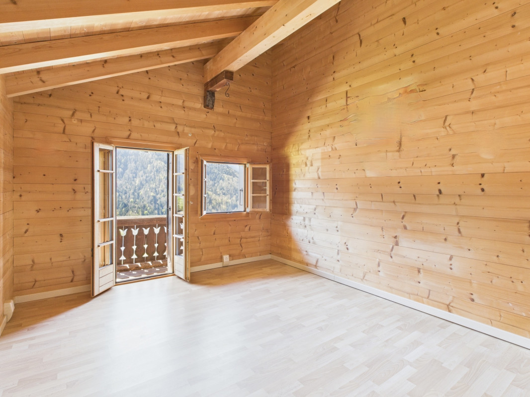 Beau chalet avec grange attenante et vue panoramique - environnement paisible