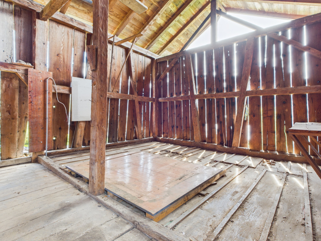 Beau chalet avec grange attenante et vue panoramique - environnement paisible