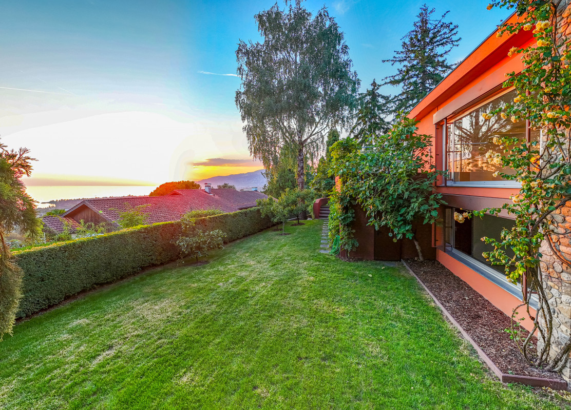 Résidence d’exception avec jardin paysager et panorama sur le Léman