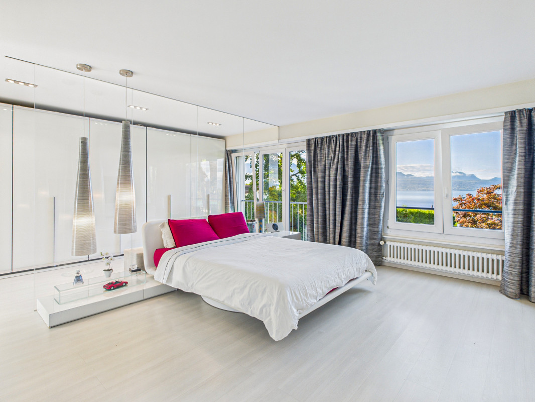 Propriété de prestige avec jardin paysager, piscine et panorama sur le Léman