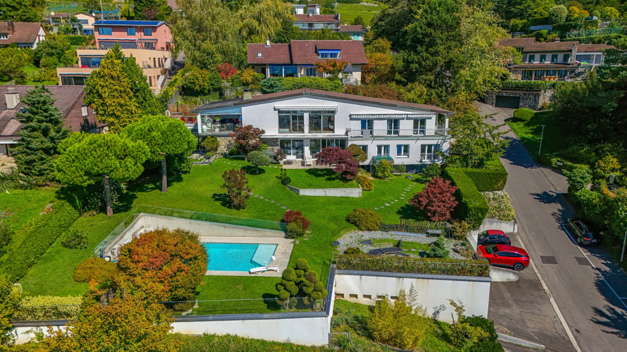 Propriété de prestige avec jardin paysager, piscine et panorama sur le Léman
