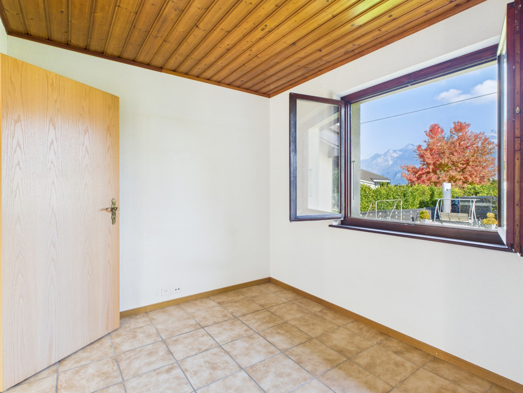 Belle villa individuelle de plain-pied, dans un quartier calme et verdoyant