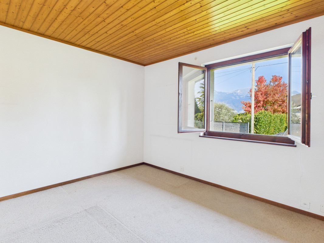 Belle villa individuelle de plain-pied, dans un quartier calme et verdoyant