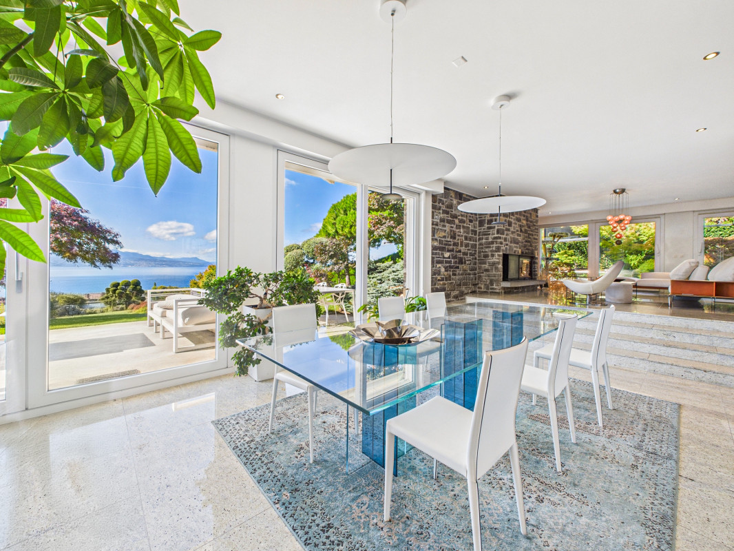 Propriété de prestige avec jardin paysager, piscine et panorama sur le Léman