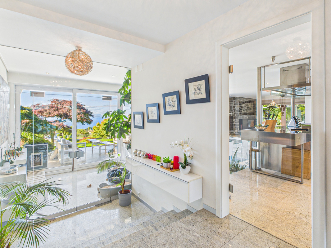 Propriété de prestige avec jardin paysager, piscine et panorama sur le Léman
