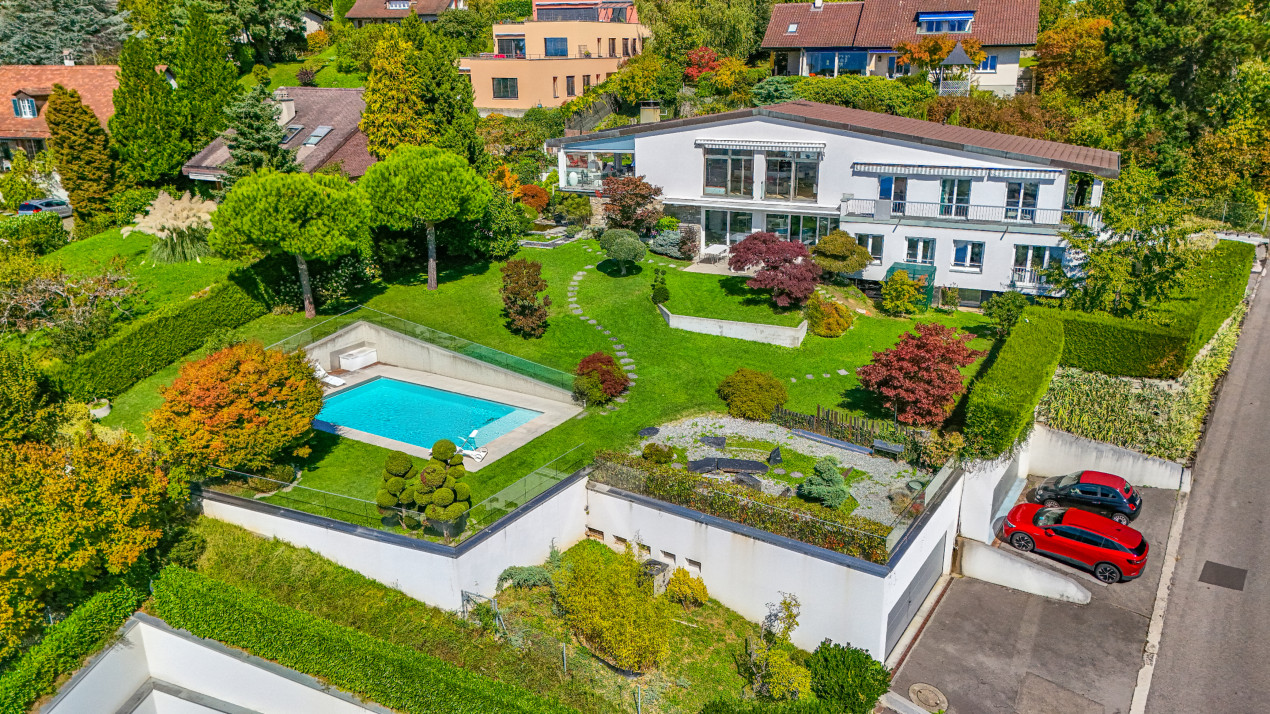 Propriété de prestige avec jardin paysager, piscine et panorama sur le Léman