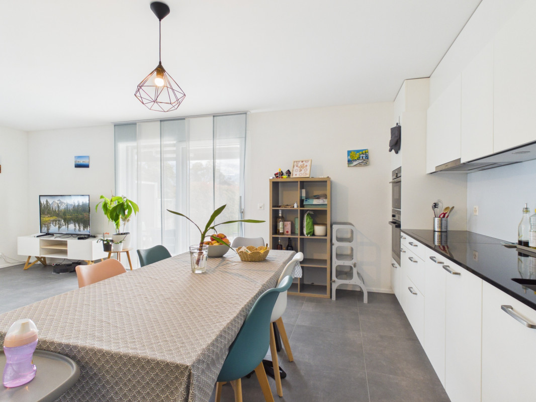 Appartement 3.5 pièces, jardin privatif et vue dégagée sur les montagnes