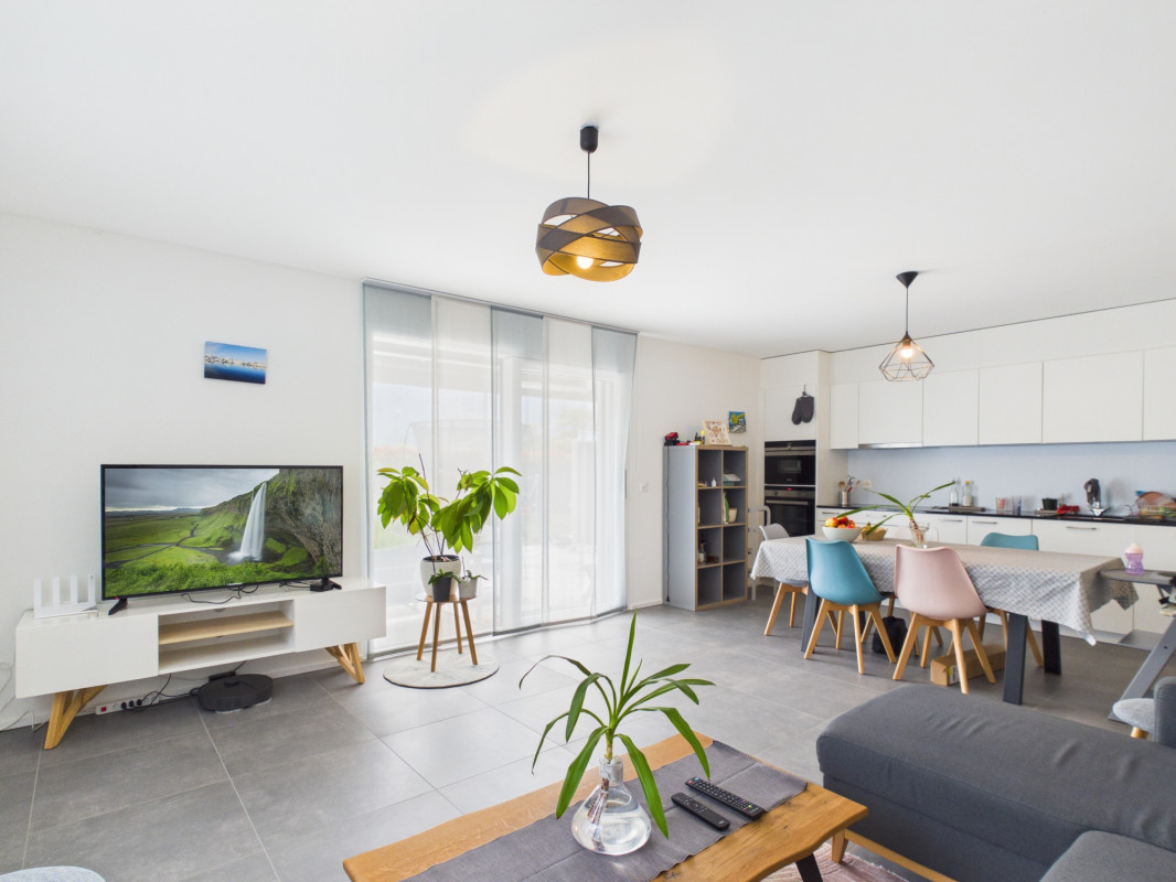 Appartement 3.5 pièces, jardin privatif et vue dégagée sur les montagnes