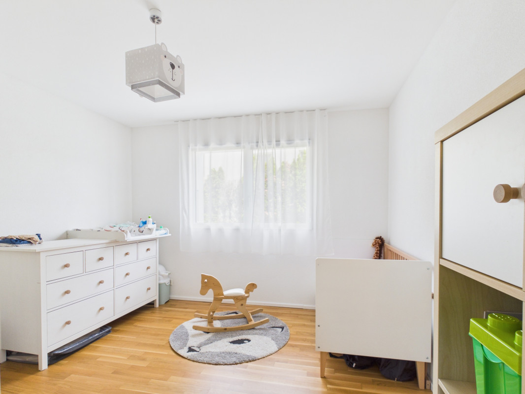 Appartement 3.5 pièces, jardin privatif et vue dégagée sur les montagnes