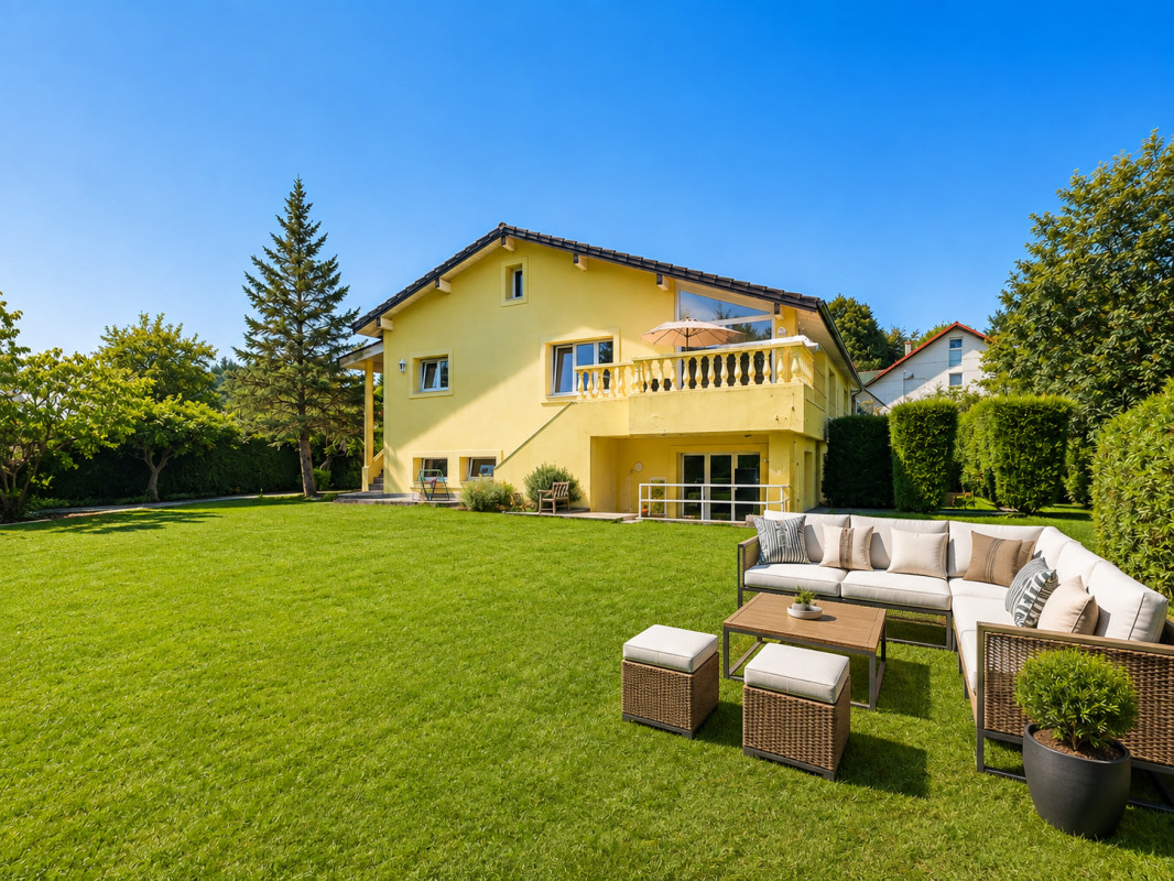 EXCLUSIVITE - Spacieuse maison familiale avec jardin, terrasses à Founex
